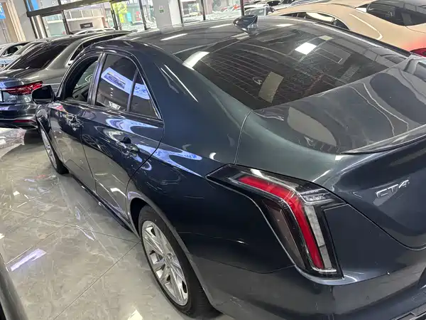 Cadillac CT4 2022