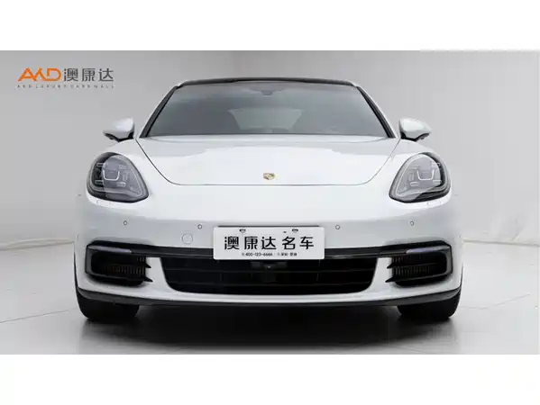 Porsche Panamera 2021