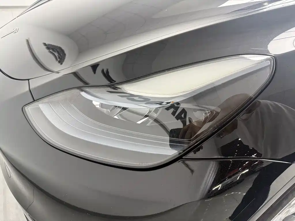 Tesla Model Y 2023 — фото 16