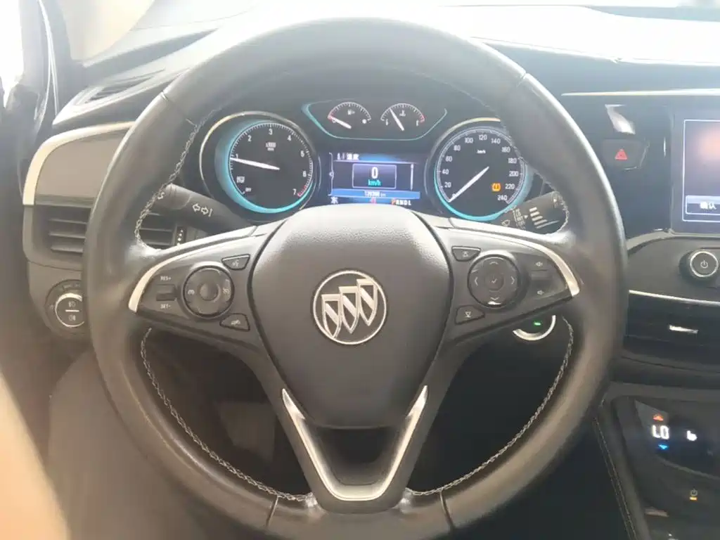 Buick Envision Plus 2017 — фото 11
