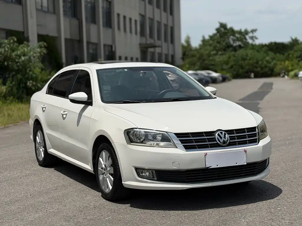 Volkswagen Lavida 2013