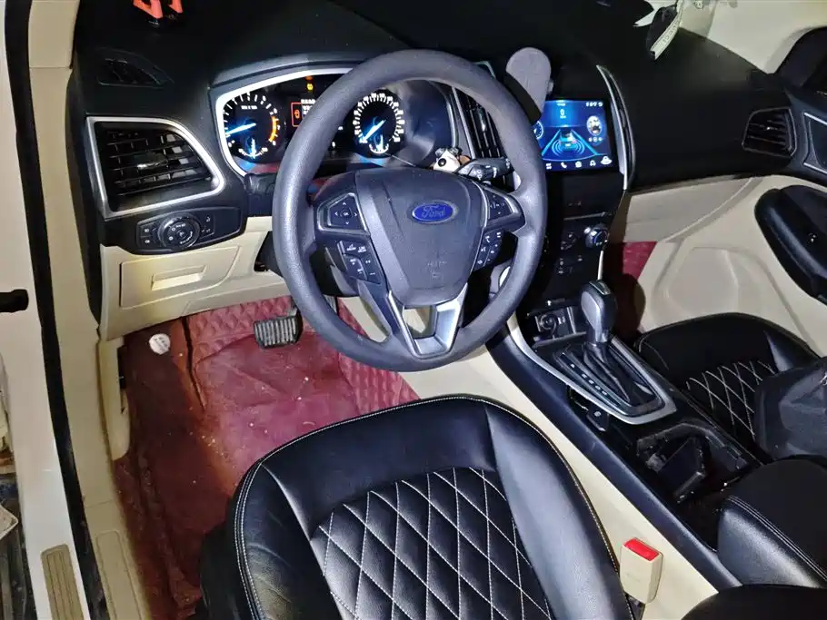 Ford Edge 2016 — фото 12