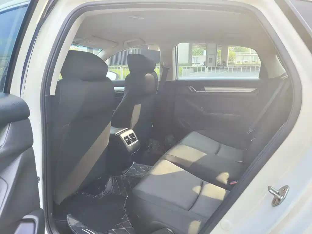Honda Accord 2019 — фото 10
