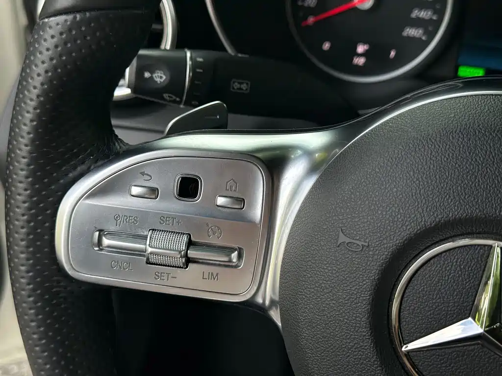 Mercedes-Benz C-Class 2019 — фото 10