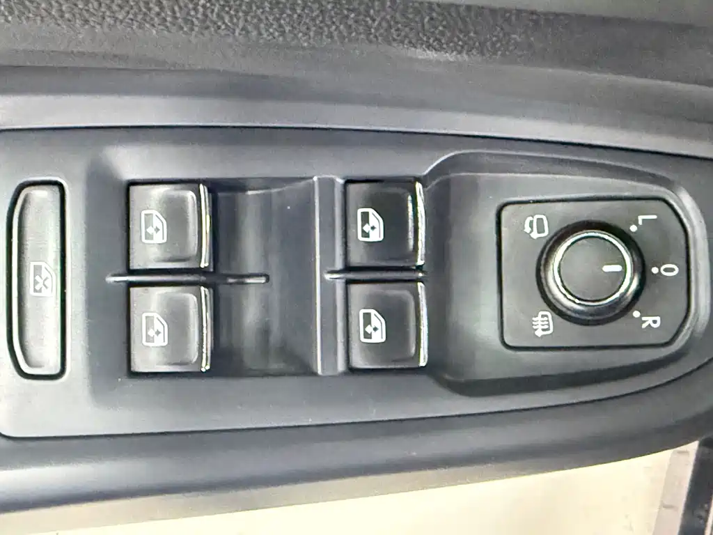 Volkswagen Passat 2023 — фото 15