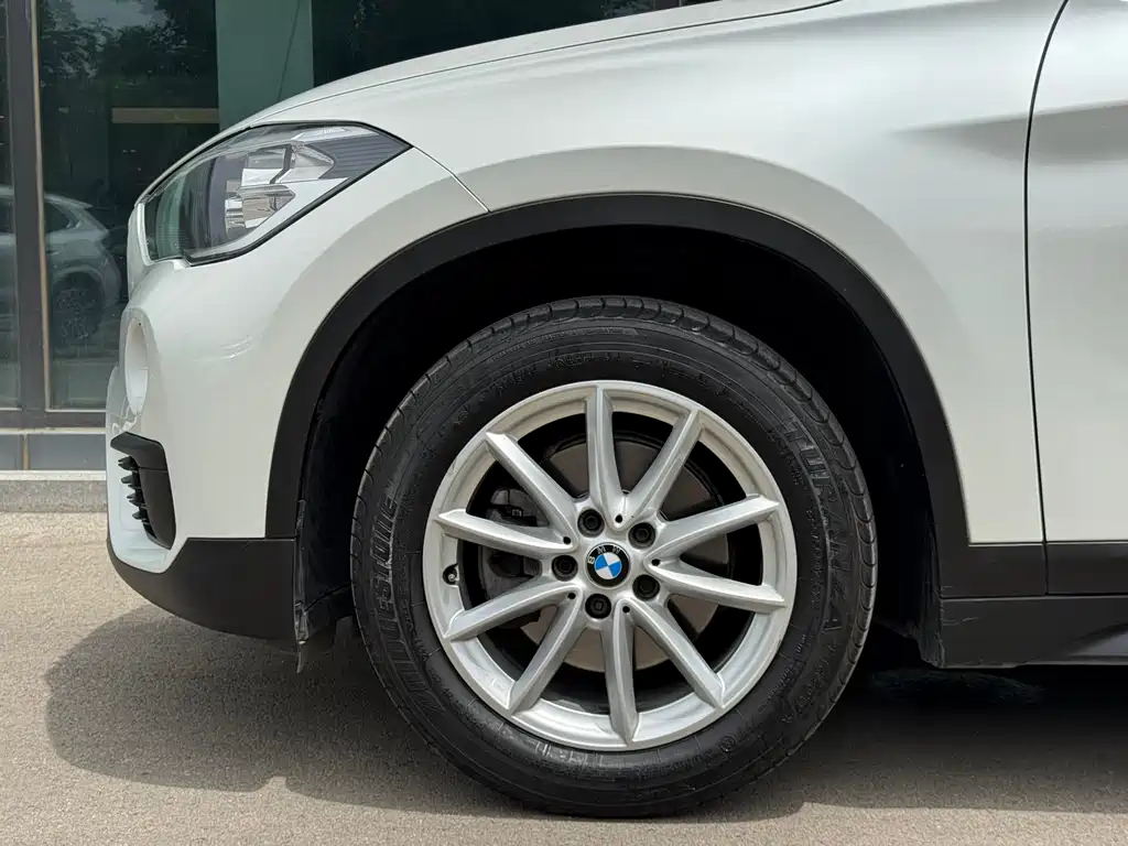 BMW X1 2017 — фото 18