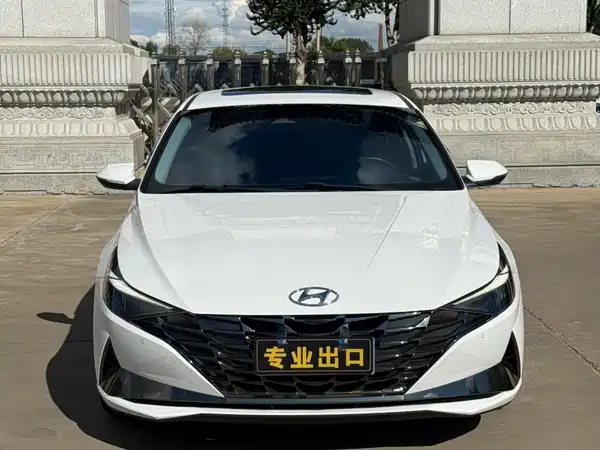 Hyundai Elantra 2022