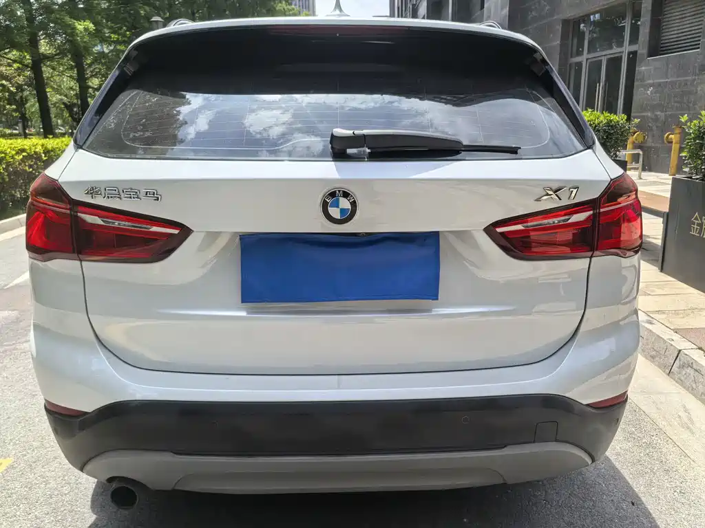 BMW X1 2017 — фото 11