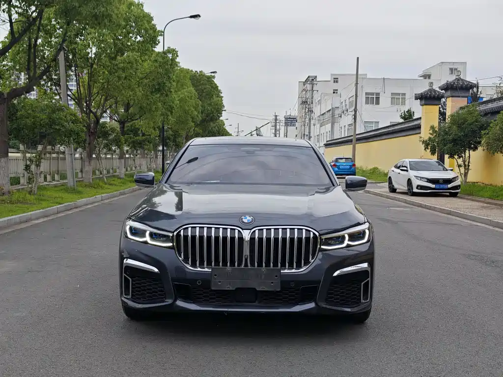BMW 7 Series 2019 — фото 2