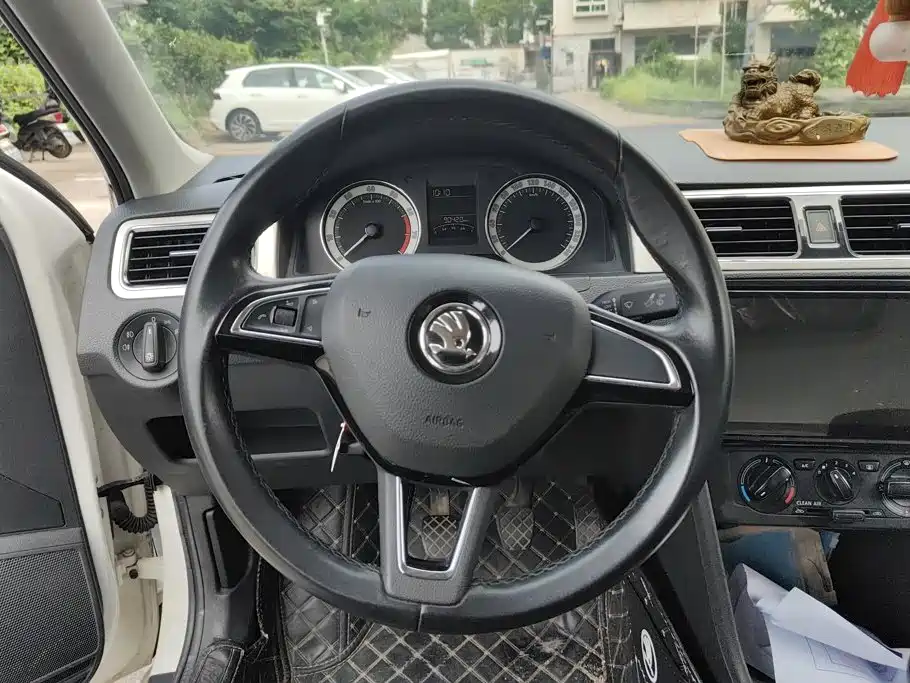 Skoda Rapid 2019 — фото 15