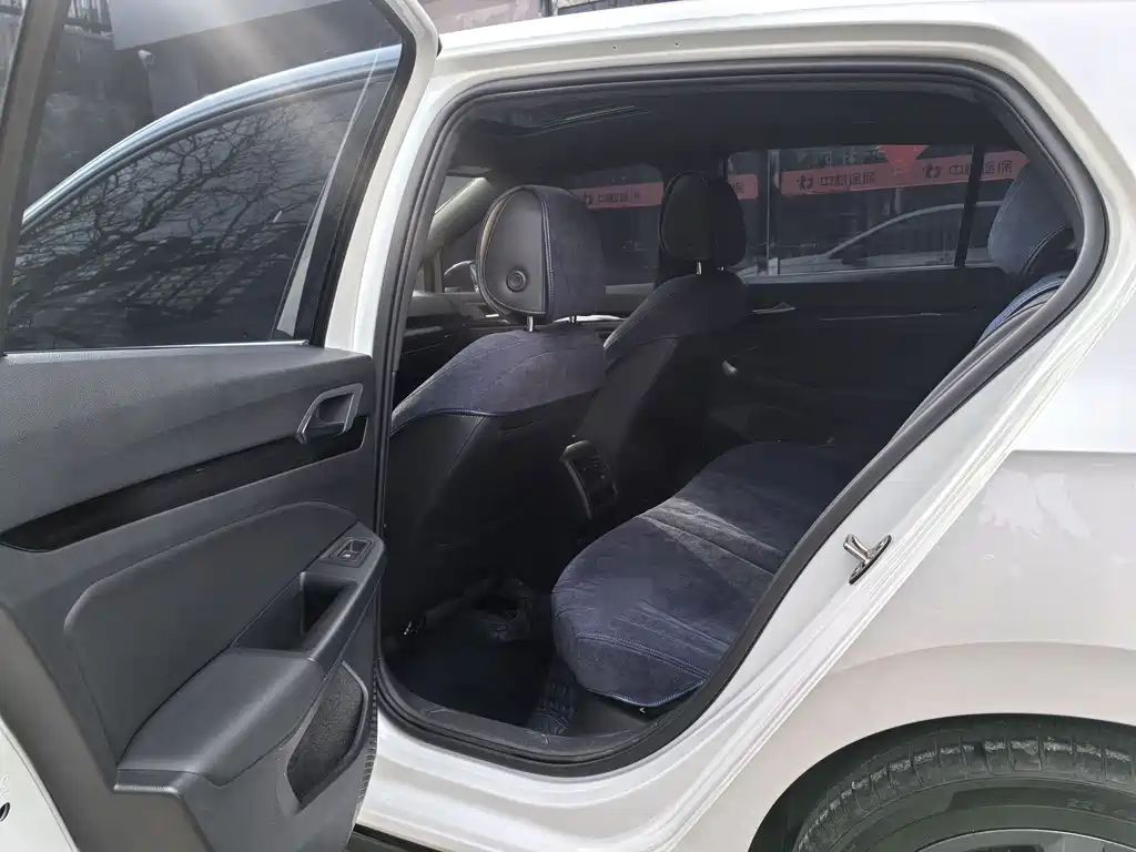 Volkswagen Golf 2023