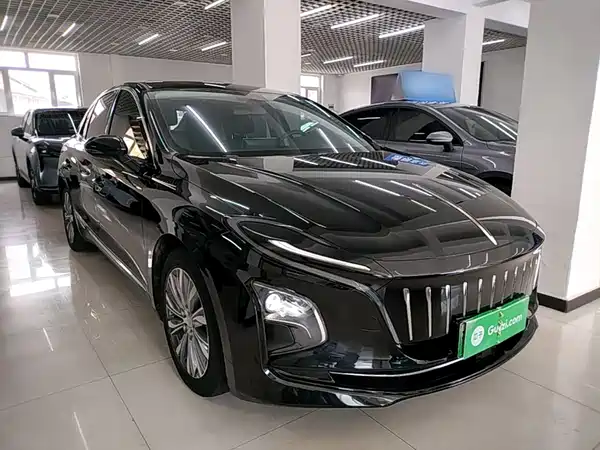 Hongqi E-QM5 2024