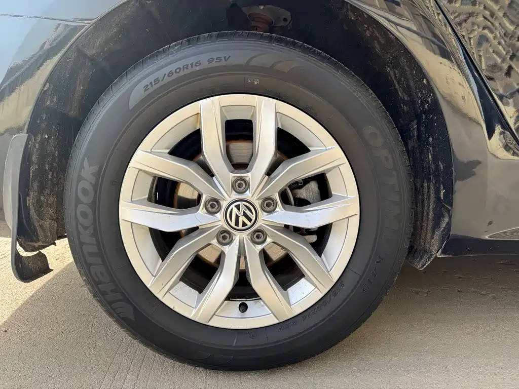 Volkswagen Passat 2018 — фото 15