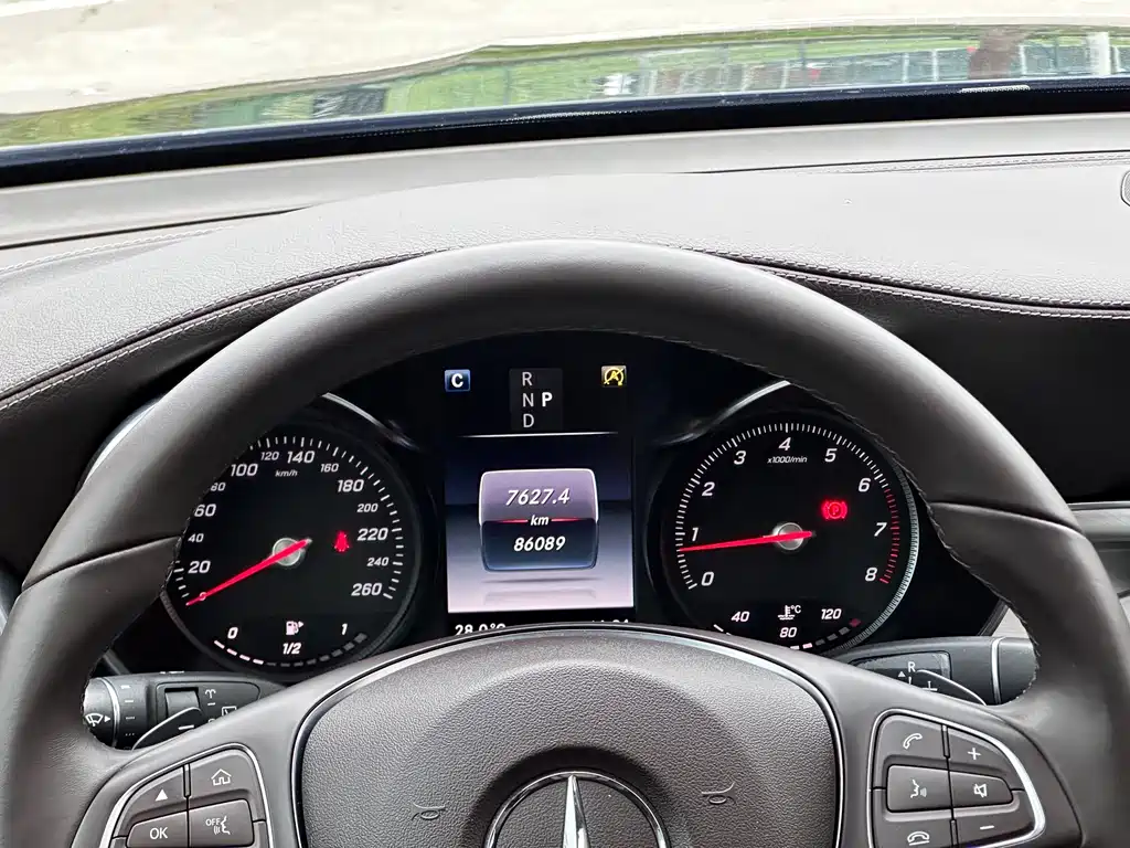 Mercedes-Benz GLC 2019 — фото 15