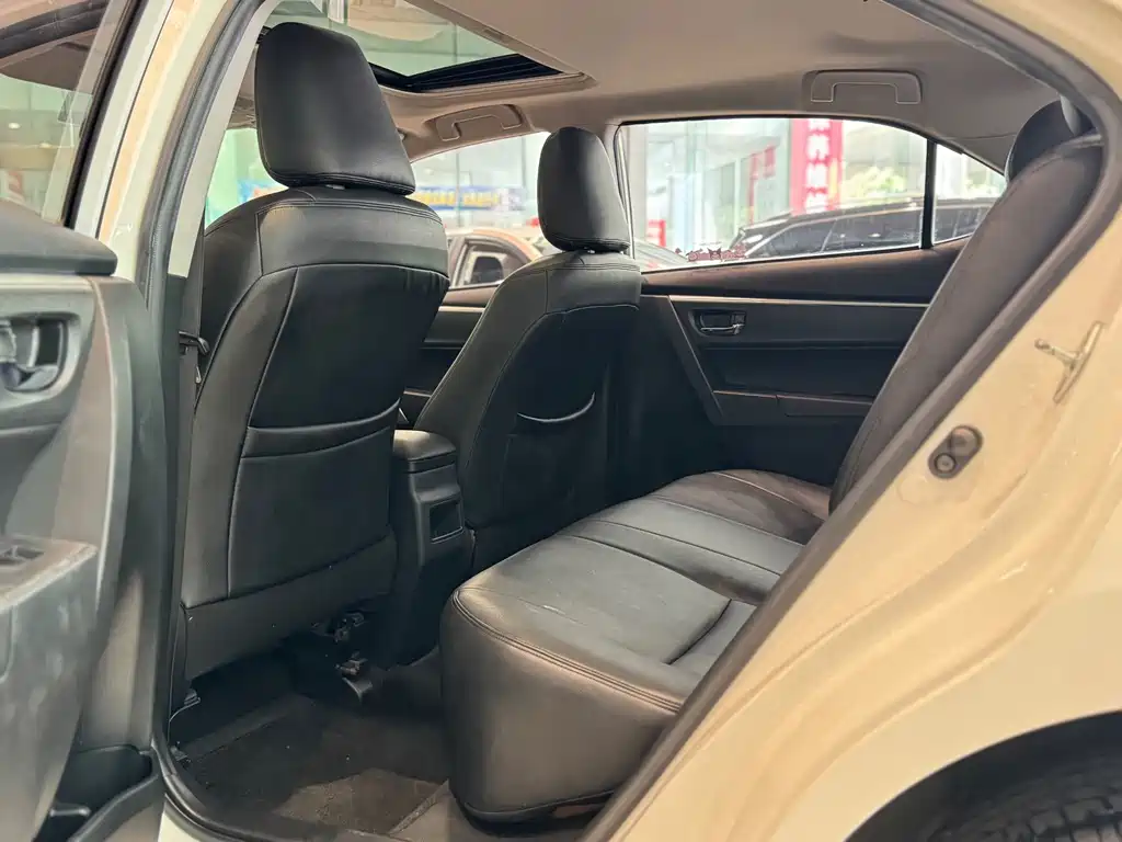 Toyota Corolla 2017 — фото 10