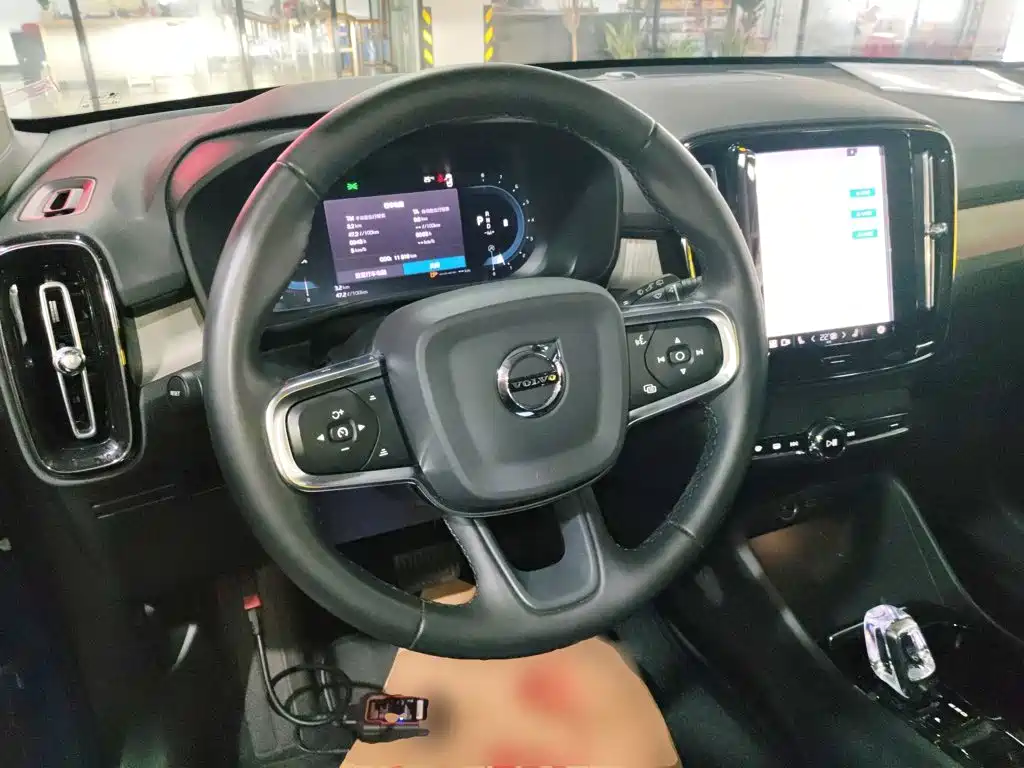 Volvo XC40 2024