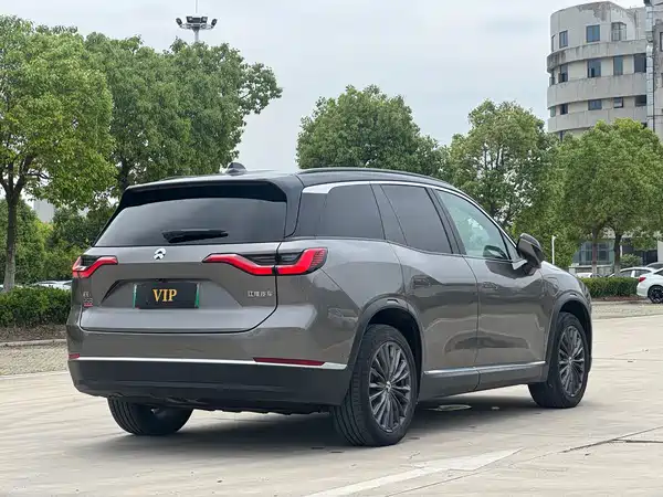 NIO ES8 2022