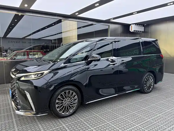 Lexus LM 2023