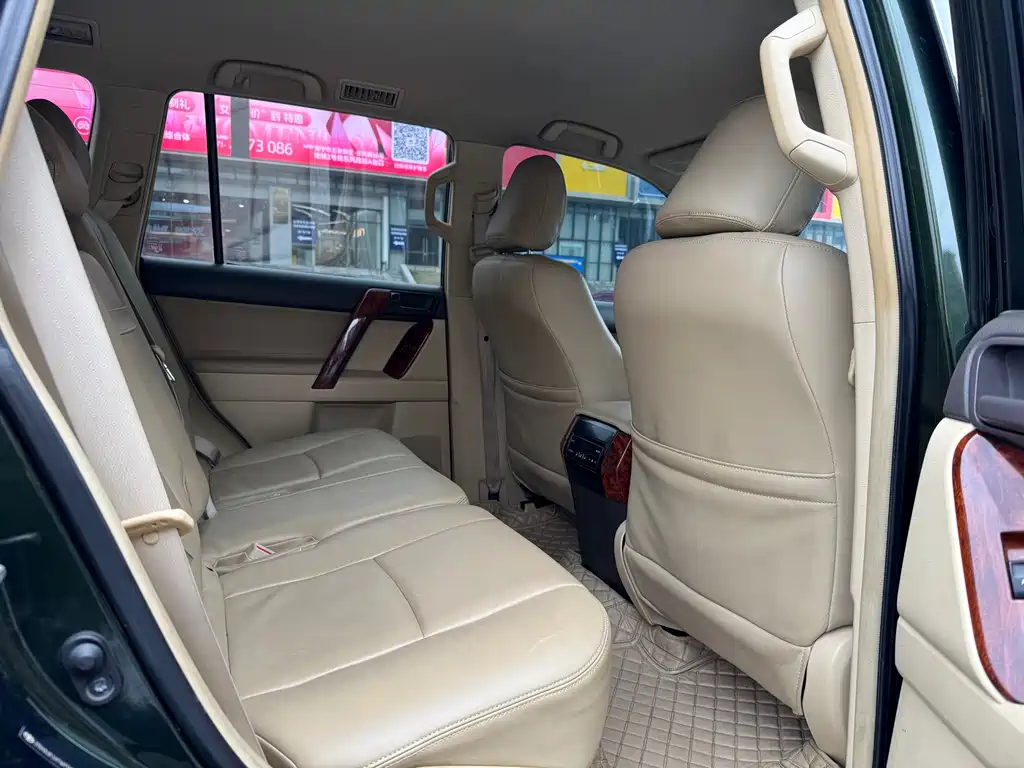 Toyota Prado 2015 — фото 10