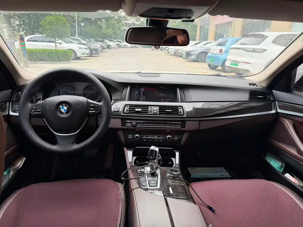 BMW 5 Series 2014 — фото 9