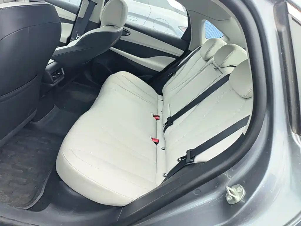 BYD Seal 05 DM-i 2025 — фото 17