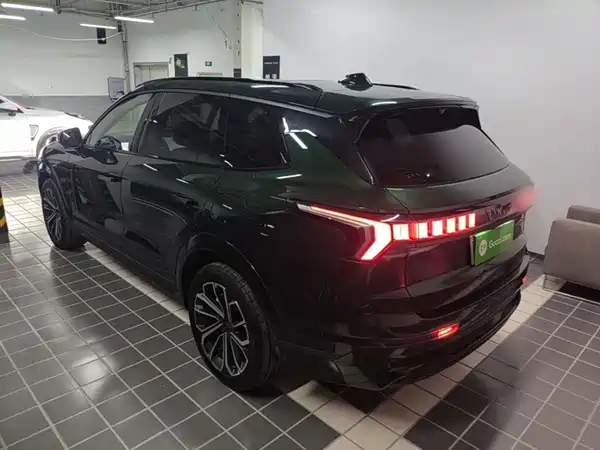 Lynk & Co 09 EM-P 2025