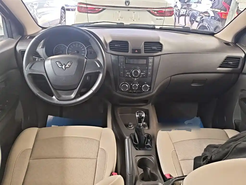 Wuling Hongguang 2016 — фото 10
