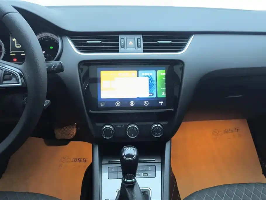 Skoda Octavia 2020 — фото 13
