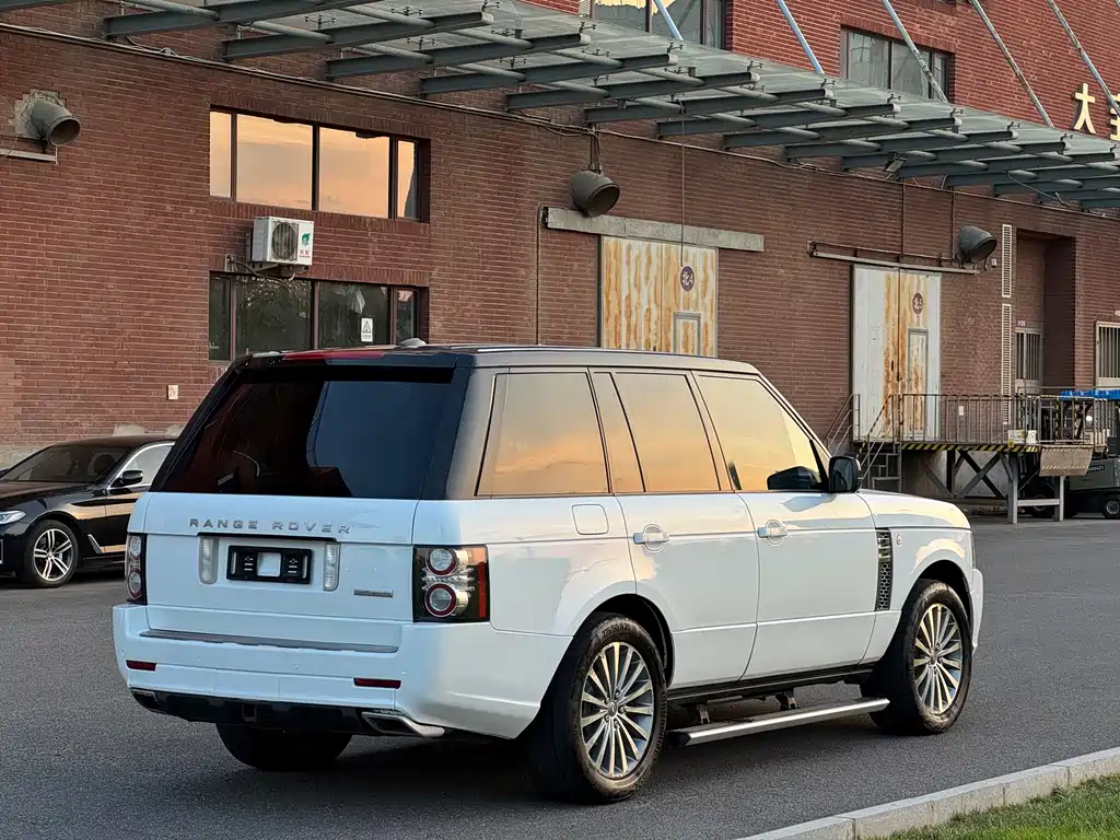 Land Rover Range Rover 2012 — фото 11