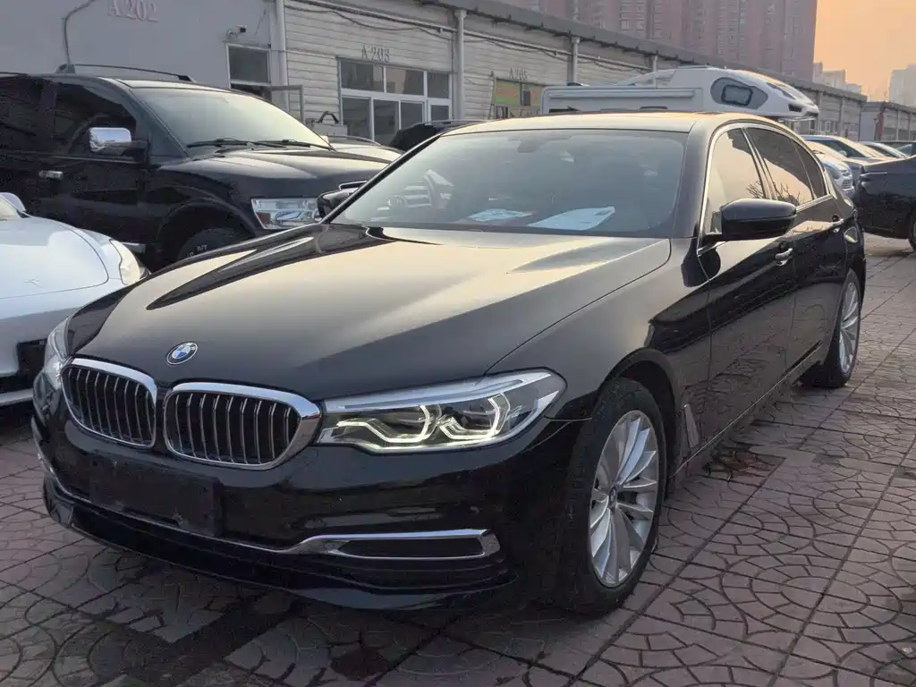 BMW 5 Series 2020 — фото 1