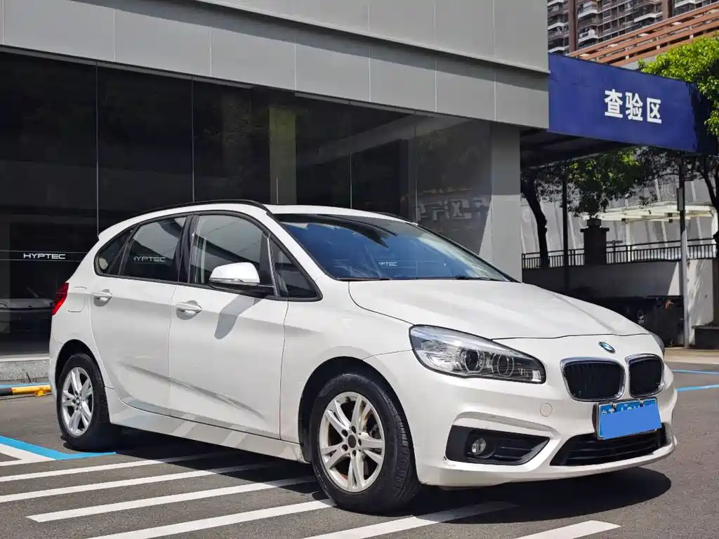 BMW 2 Series Active Tourer 2016 — фото 3