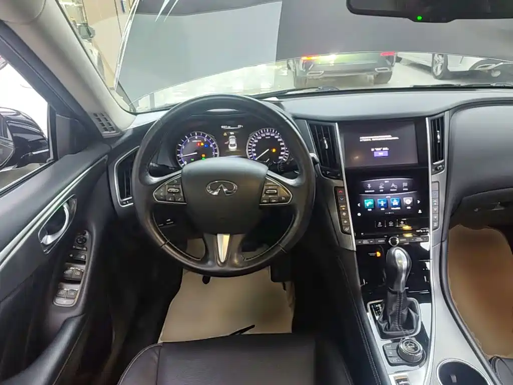 Infiniti Q50L 2017 — фото 11