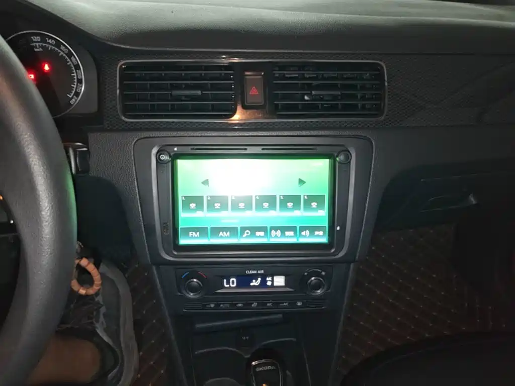 Skoda Rapid Spaceback 2017 — фото 13