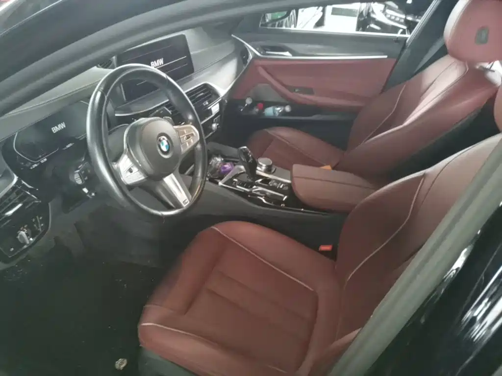BMW 5 Series 2023 — фото 11