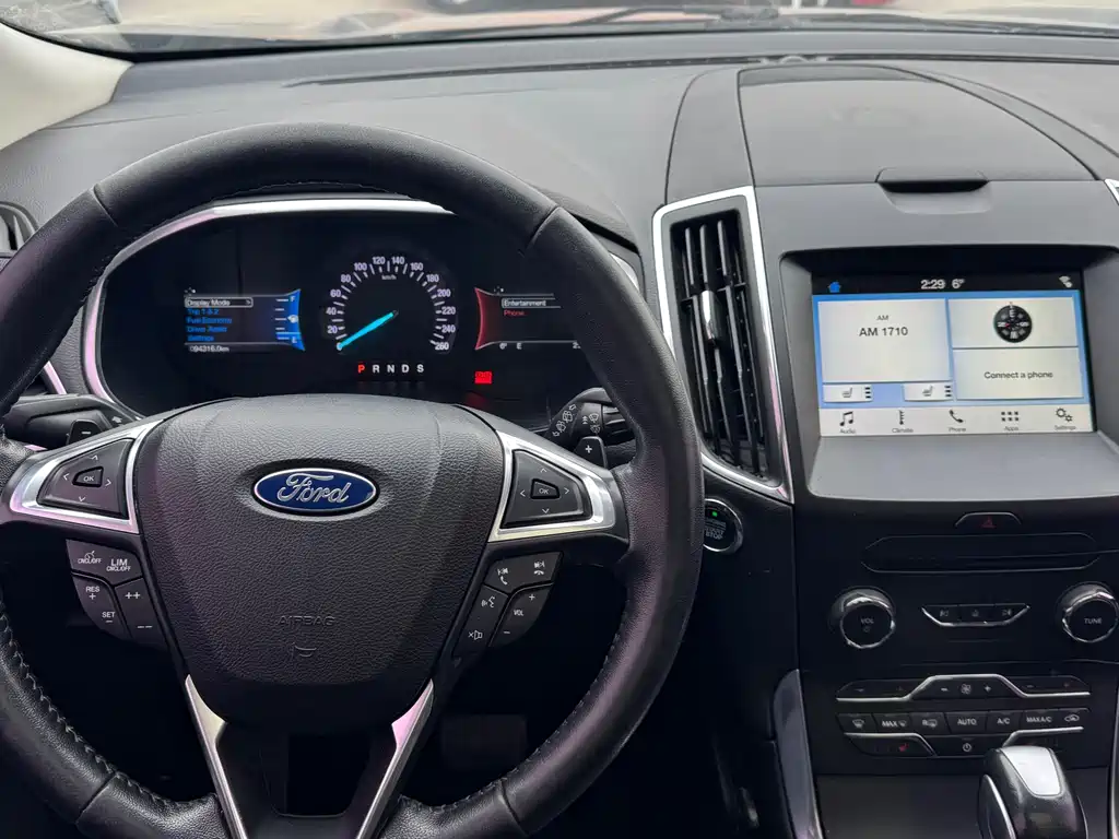 Ford Edge 2018 — фото 13