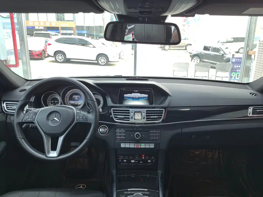 Mercedes-Benz E-Class 2015 — фото 10