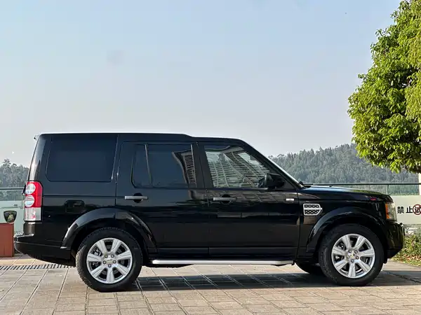 Land Rover Discovery 2012