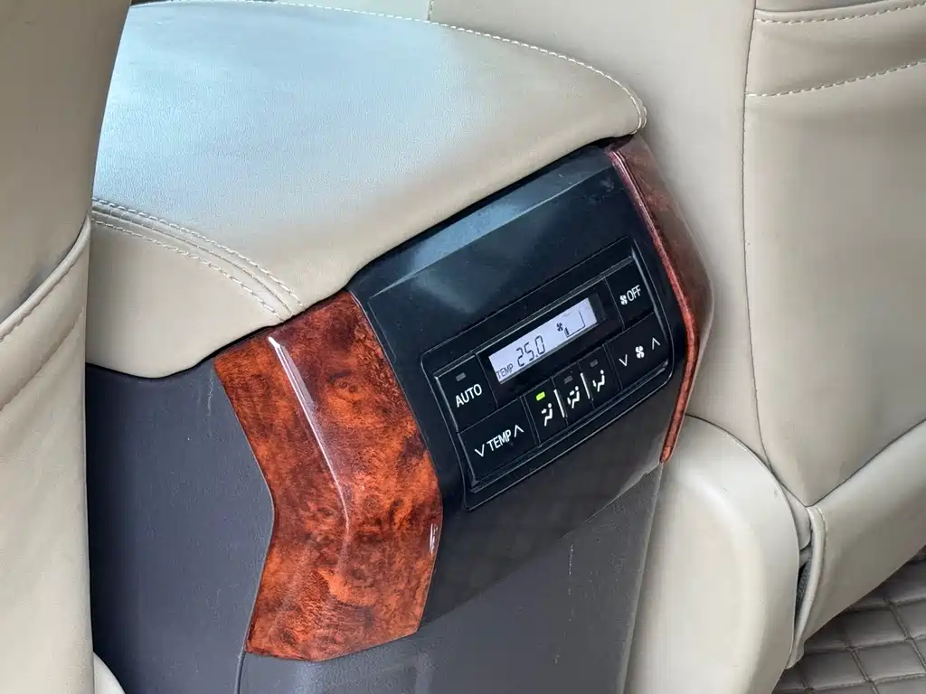 Toyota Prado 2015 — фото 14