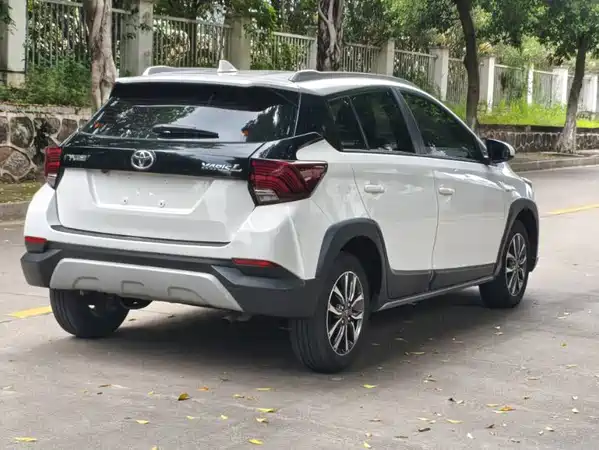 Toyota Yaris L 2021