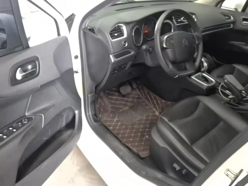 Citroën C4L 2015 — фото 16