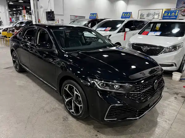 Volkswagen Passat 2023