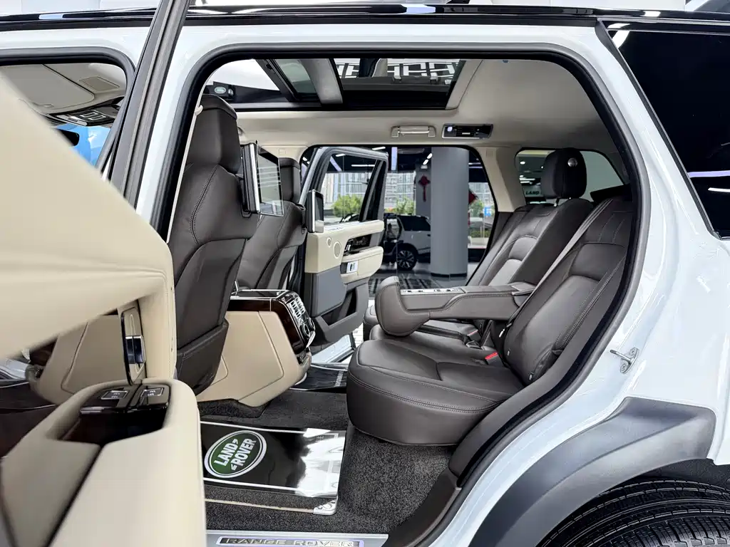 Land Rover Range Rover 2021 — фото 10