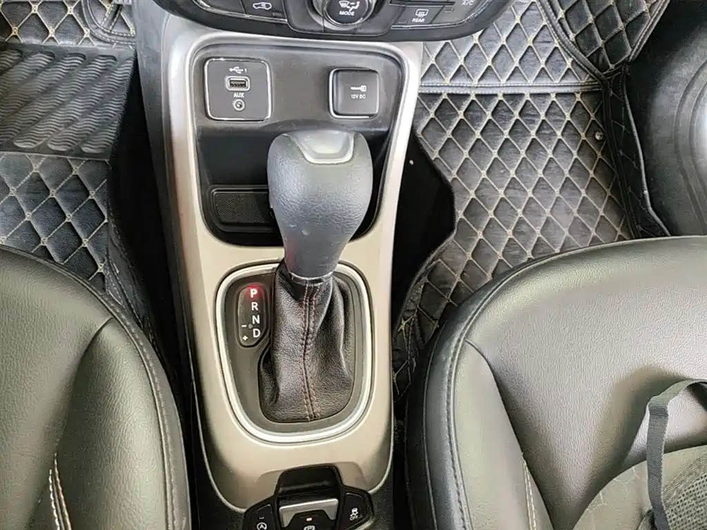 Jeep Compass 2020 — фото 14