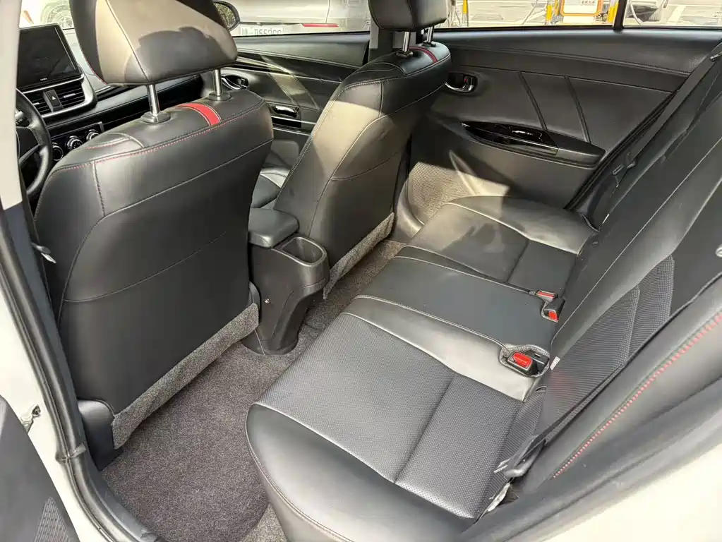 Toyota Yaris L 2020 — фото 19