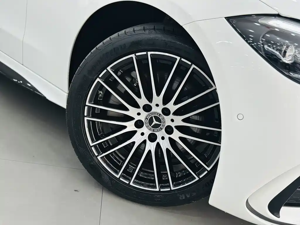 Mercedes-Benz C-Class 2023 — фото 10