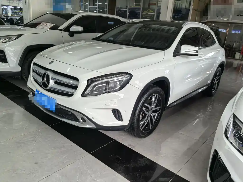 Mercedes-Benz GLA 2015