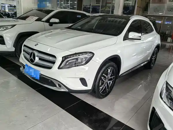 Mercedes-Benz GLA 2015