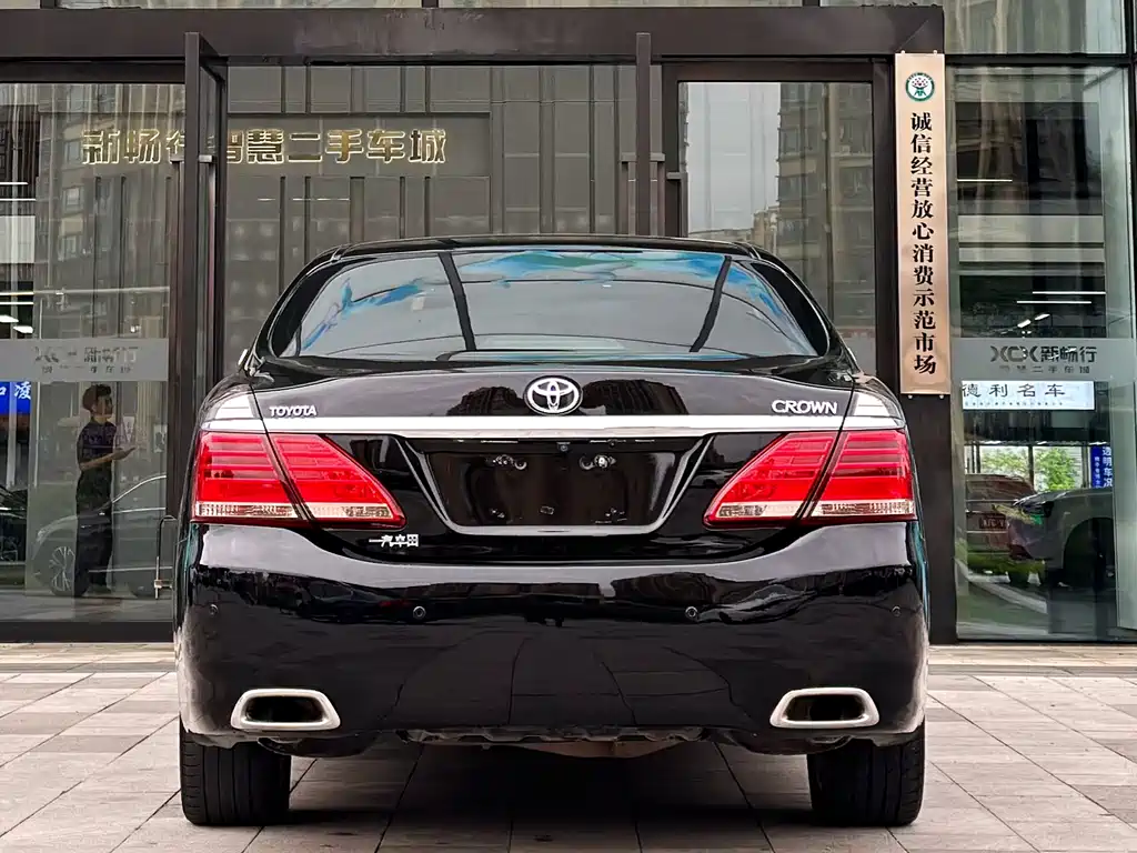 Toyota Crown 2014 — фото 8