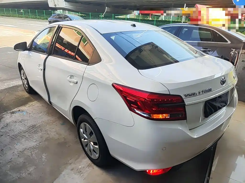 Toyota Yaris L 2019