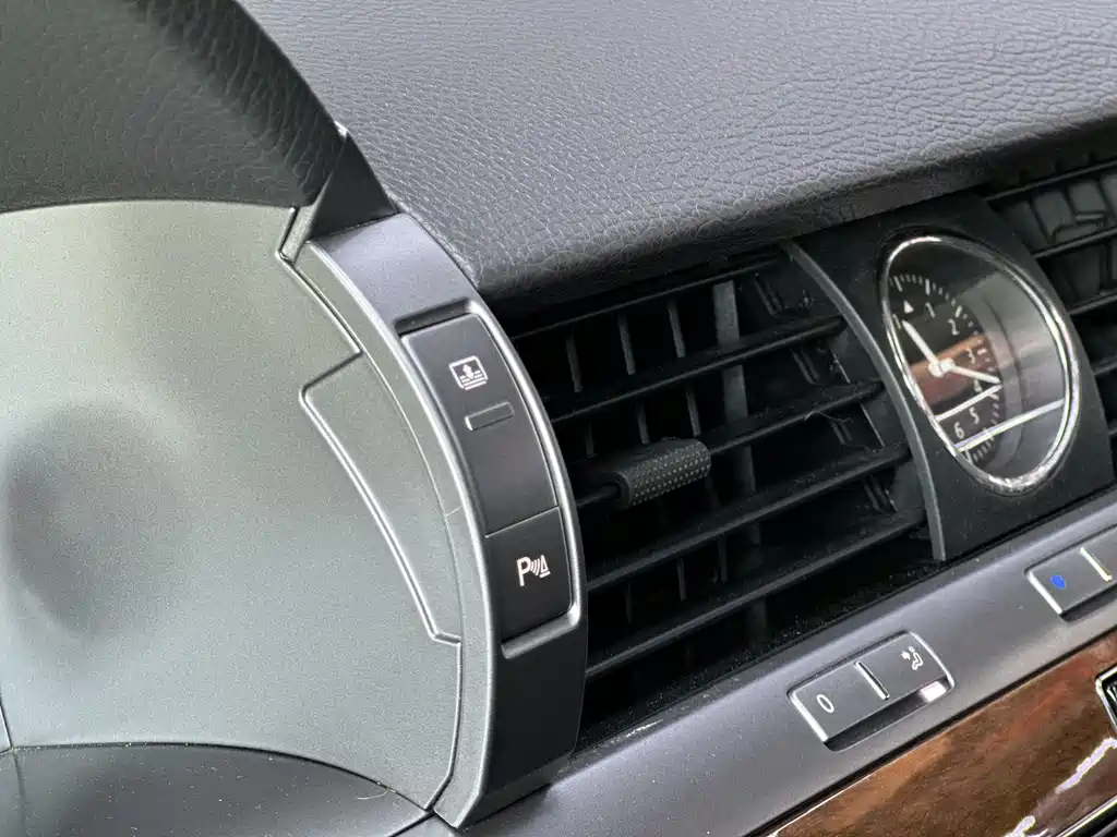 Volkswagen Phaeton 2016 — фото 17